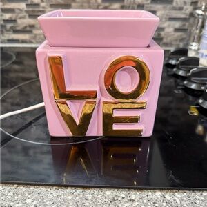Love Scentsy Element warmer- does have a small chip on the dish